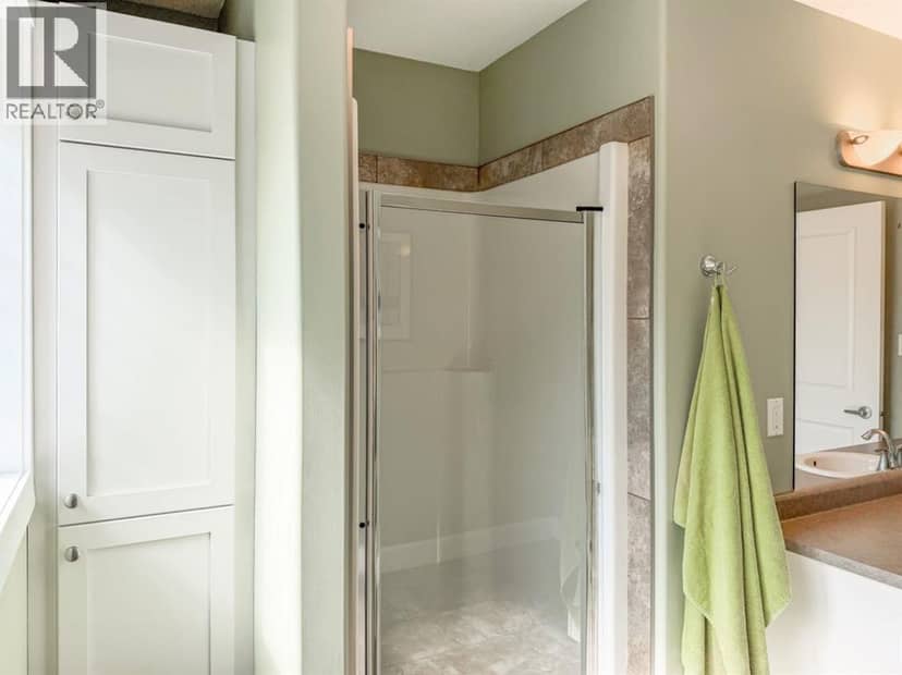15 2 Avenue SW — photo 37 of 40
