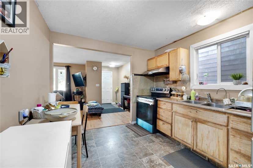 1142 Retallack STREET — photo 11 of 25