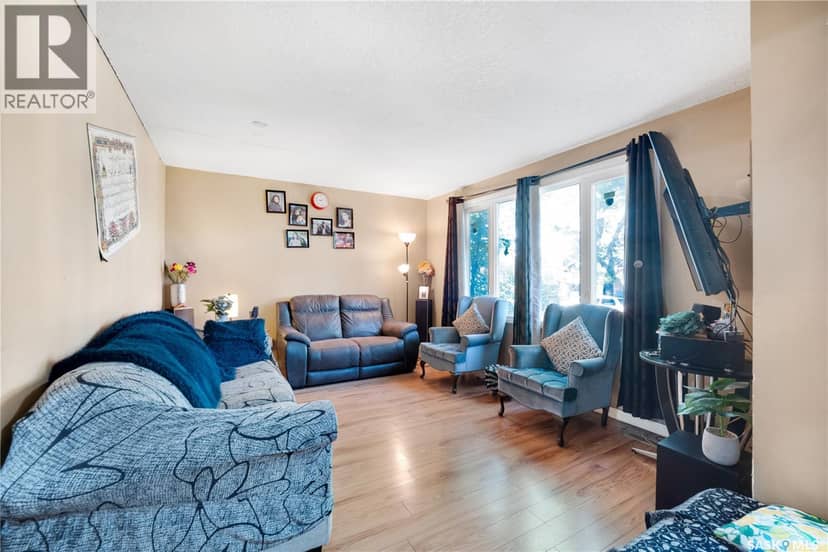 1142 Retallack STREET — photo 6 of 25