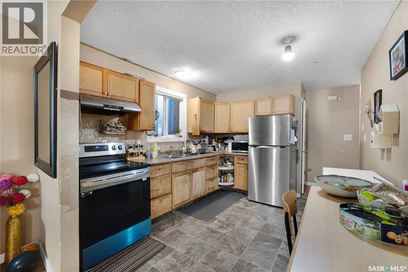 1142 Retallack STREET — photo 9 of 25
