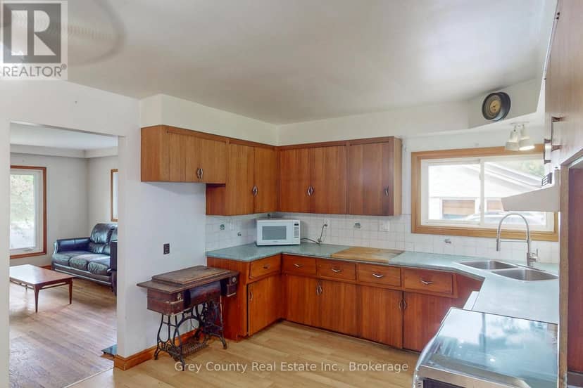 235341 Grey 13 Road — photo 18 of 40