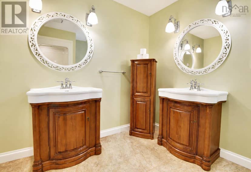42 Rowan Avenue — photo 15 of 40