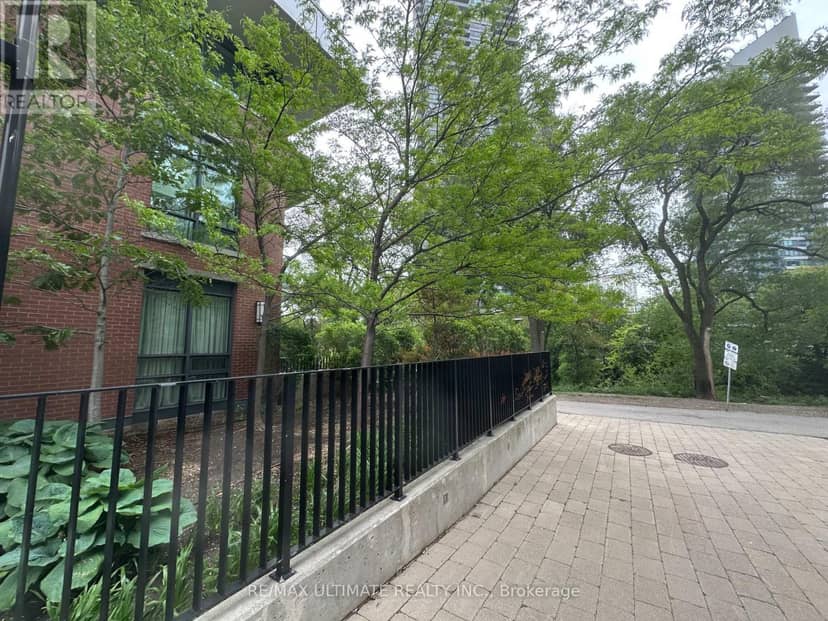 TH1 - 2212 Lake Shore Boulevard W — photo 20 of 35