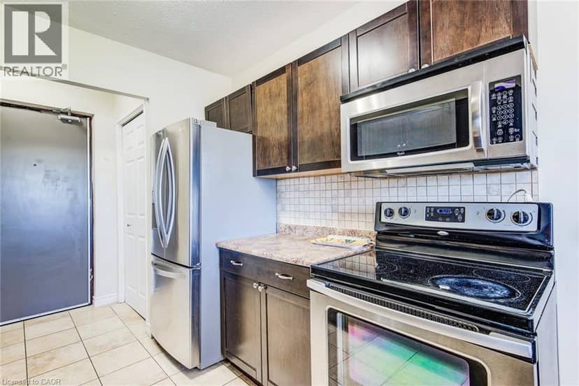 283 FAIRWAY Road N Unit# 302 — photo 11 of 38
