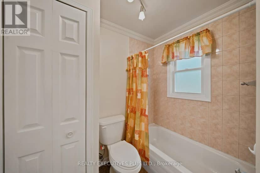 2593 Cleroux Crescent — photo 16 of 40