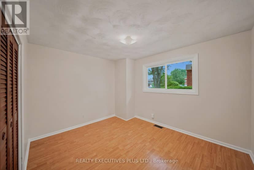 2593 Cleroux Crescent — photo 19 of 40