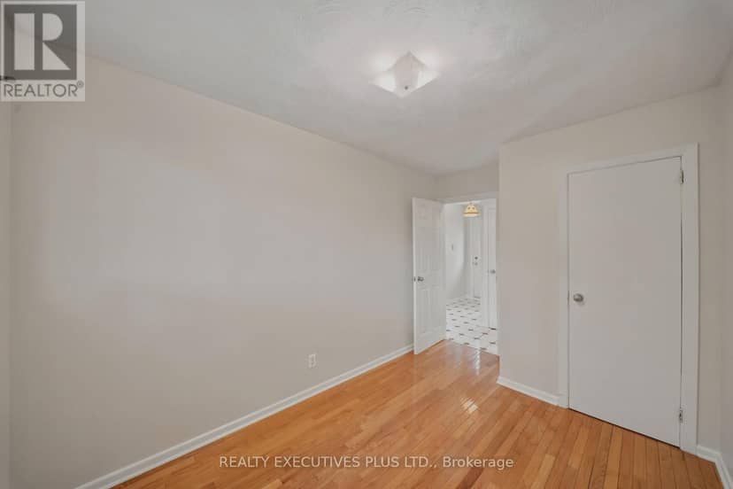 2593 Cleroux Crescent — photo 20 of 40