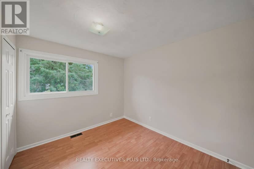 2593 Cleroux Crescent — photo 23 of 40
