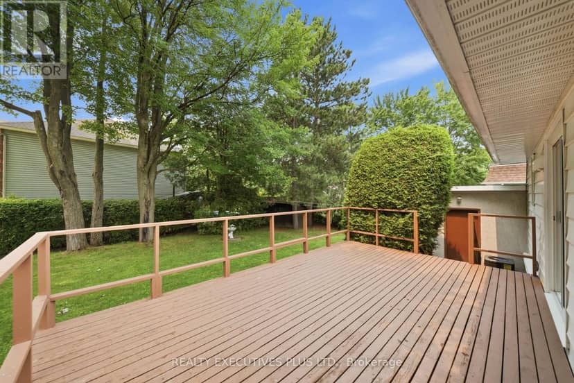 2593 Cleroux Crescent — photo 35 of 40