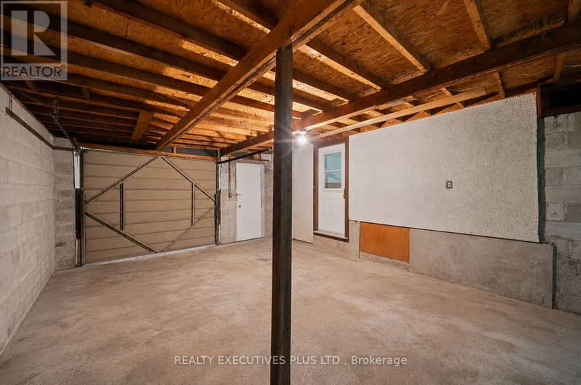 2593 Cleroux Crescent — photo 39 of 40
