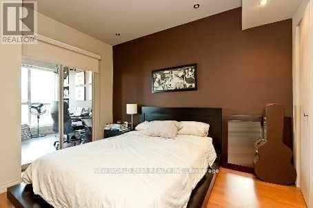 PH09 - 633 Bay Street — photo 3 of 8