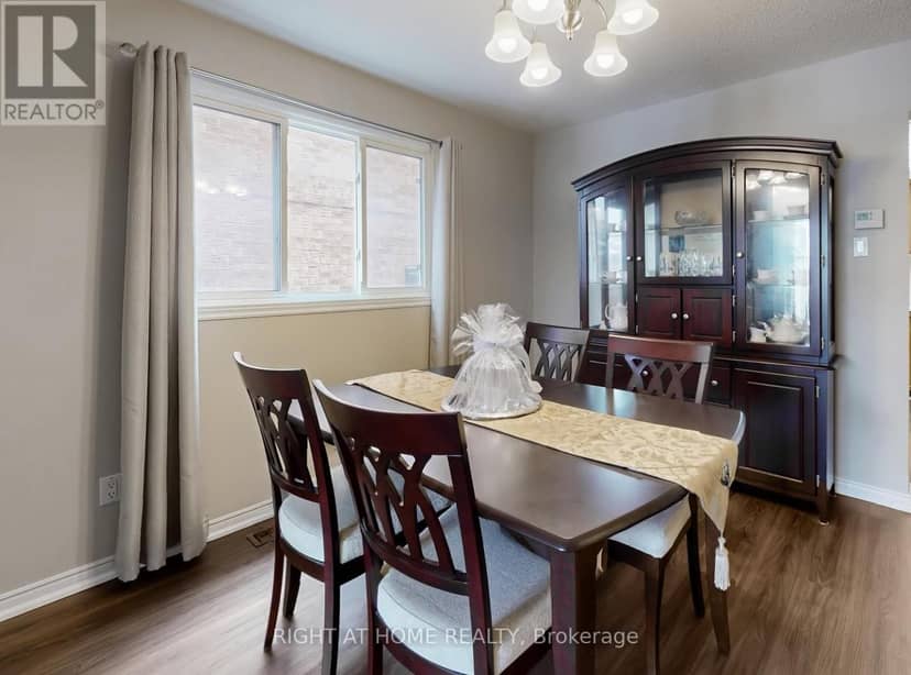 531 Steeple Hill, Pickering, photo 6