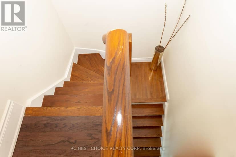 68 Carron Avenue — photo 11 of 25