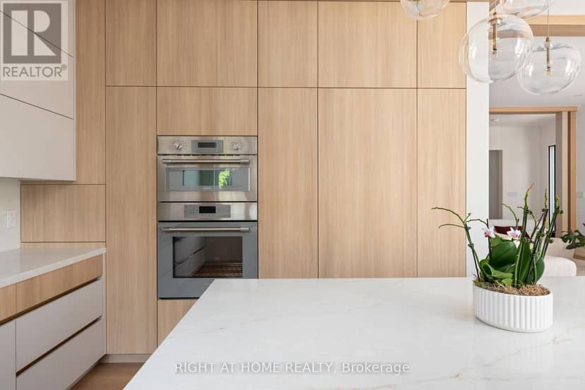 33 Thorndale Avenue — photo 15 of 40