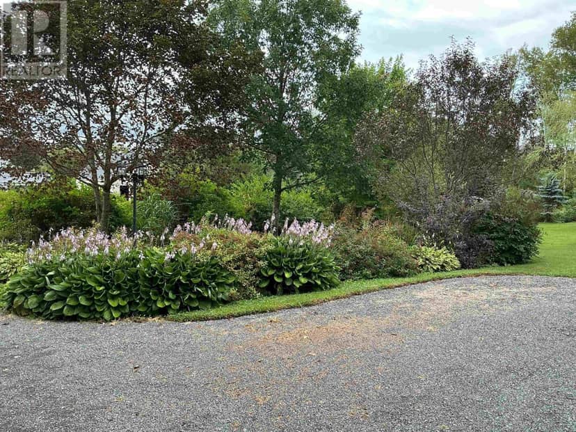 33 Frasers Lane — photo 9 of 40