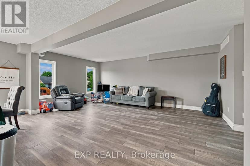 742 Rogers Road — photo 12 of 31