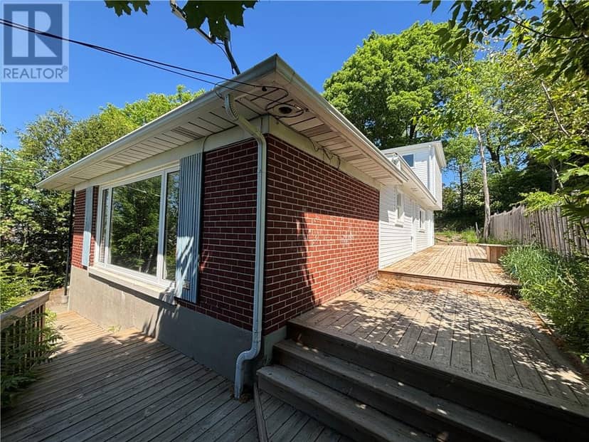 28 Baker Street — photo 1 of 35