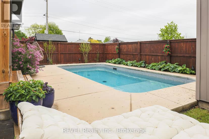 15 Willowbrook Drive, Welland, photo 5