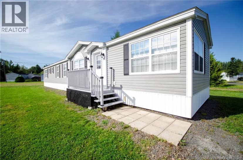 46 Tamarack Drive, Lincoln, photo 2