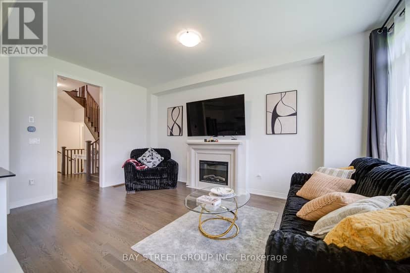 427 Coronation Road — photo 11 of 40