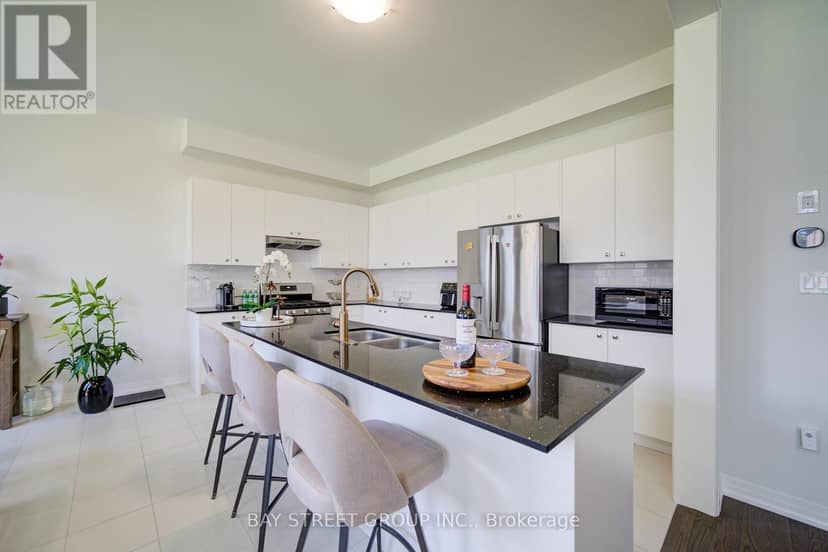427 Coronation Road — photo 14 of 40