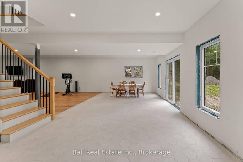 149 Ellwood Crescent — photo 33 of 40
