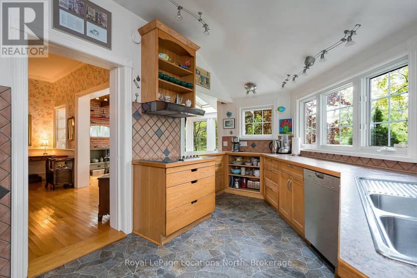 148 Napier Street — photo 24 of 40