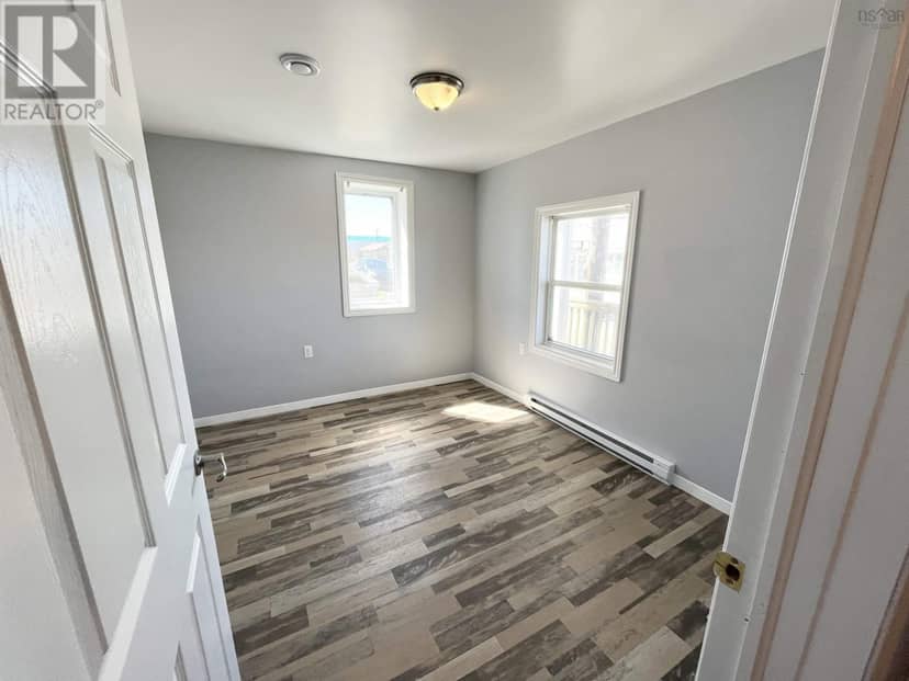 2739 Main Street — photo 4 of 30