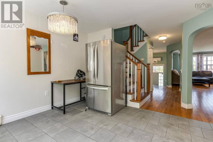 64 Surrey Way — photo 26 of 40