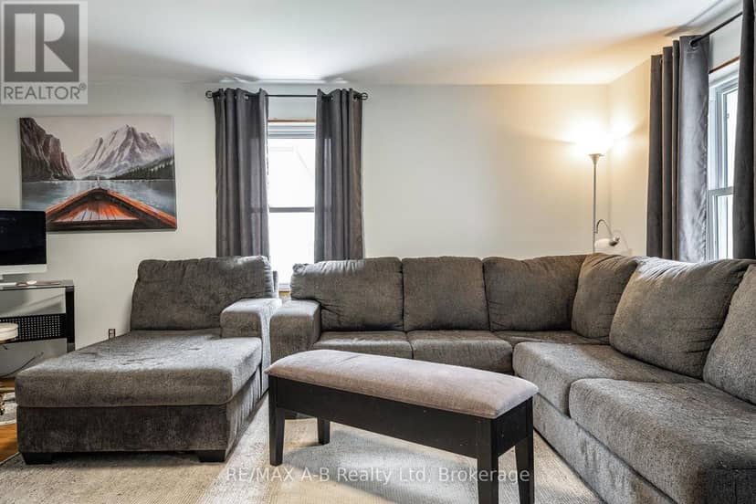 158 James Street N — photo 18 of 40