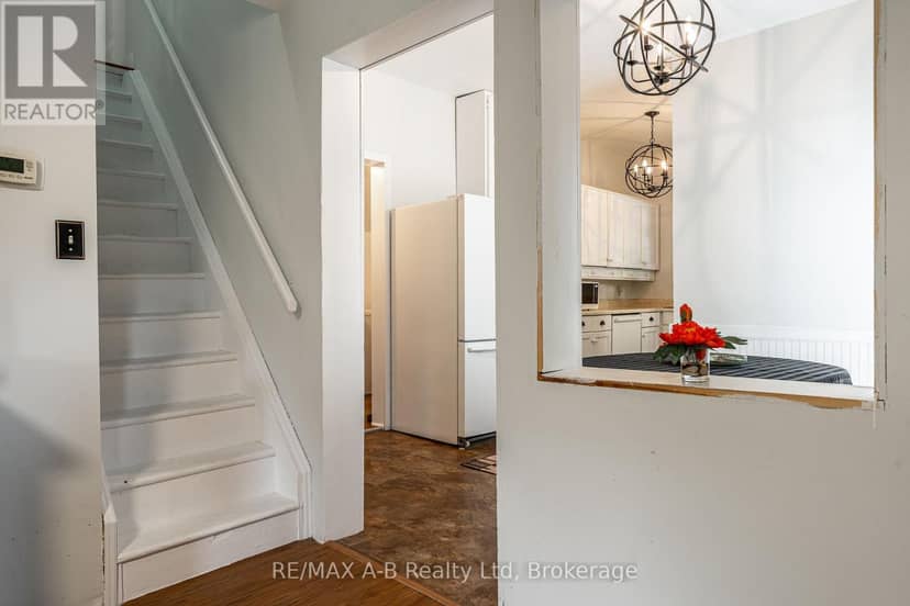 158 James Street N — photo 22 of 40