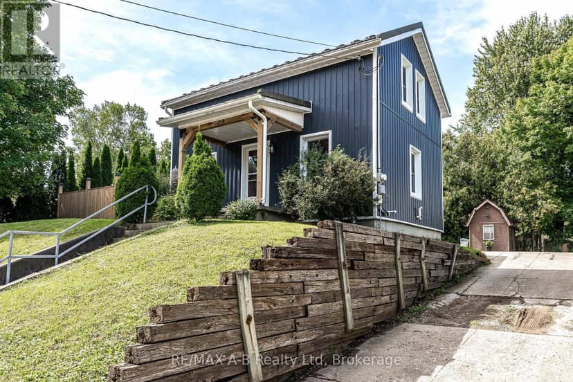 158 James Street N — photo 3 of 40