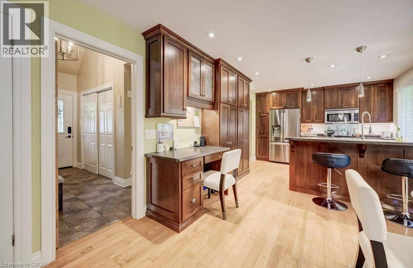 39 KAY Street — photo 10 of 40