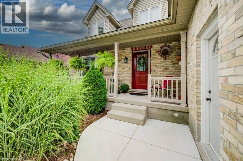 39 KAY Street — photo 3 of 40