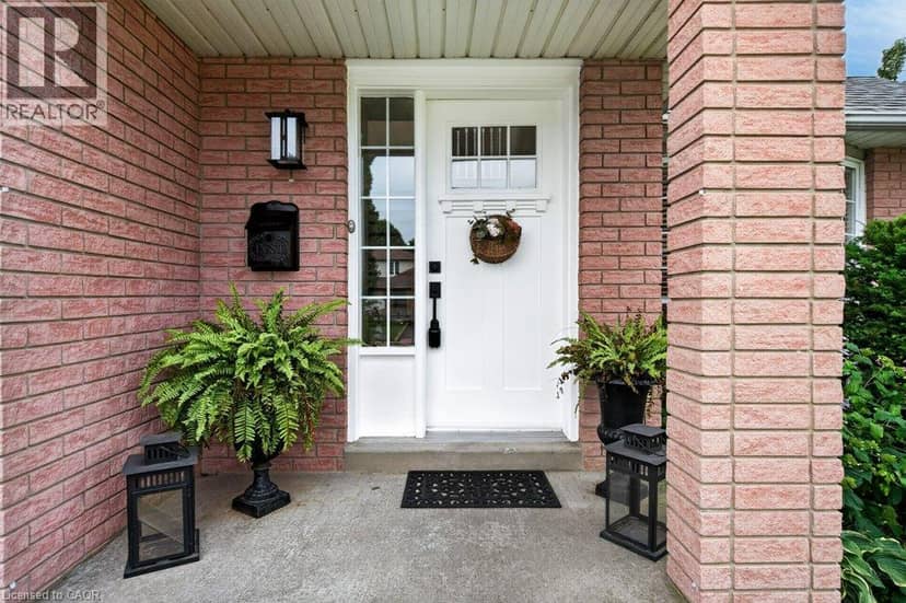 2 LUCIANO Court, Hamilton, photo 5