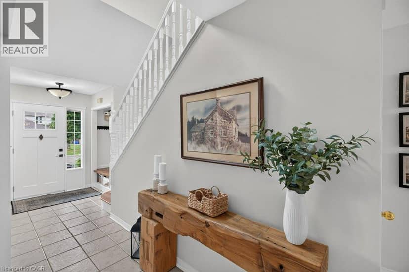 2 LUCIANO Court, Hamilton, photo 8