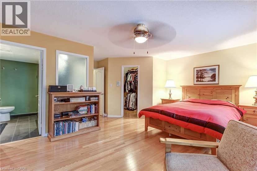 1084 W QUEEN Street W Unit# 8B — photo 22 of 36