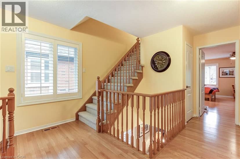1084 W QUEEN Street W Unit# 8B — photo 17 of 36