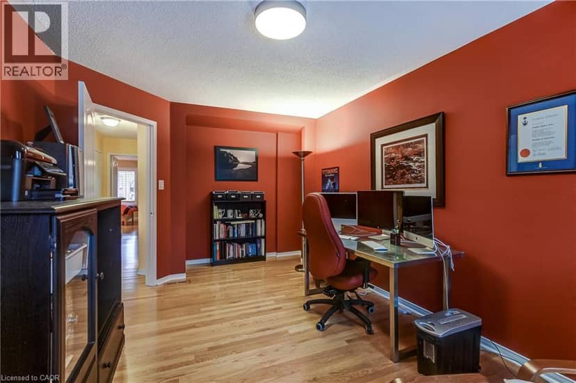 1084 W QUEEN Street W Unit# 8B — photo 19 of 36
