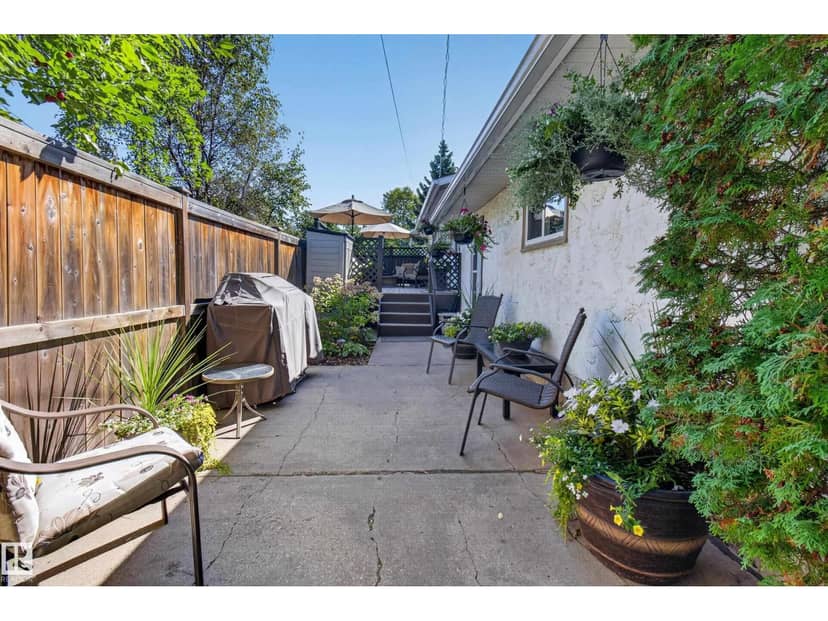 5304 50 ST — photo 35 of 40