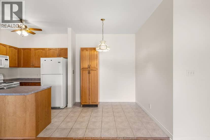4500 YPRES AVENUE Unit# 314 — photo 5 of 23