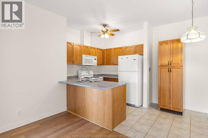 4500 YPRES AVENUE Unit# 314 — photo 6 of 23