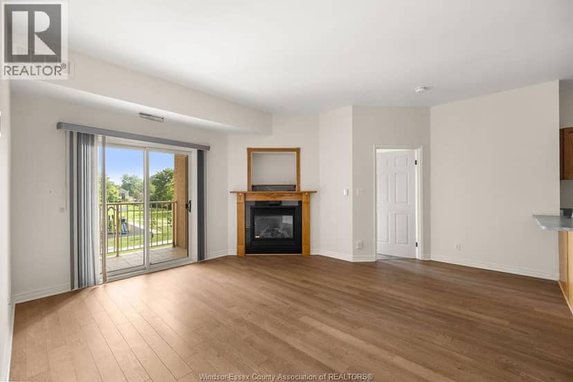 4500 YPRES AVENUE Unit# 314 — photo 8 of 23