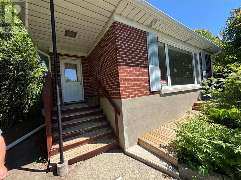28 Baker Street, Greater Sudbury, photo 2