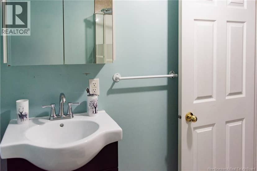 39 rue St-Antoine — photo 37 of 40