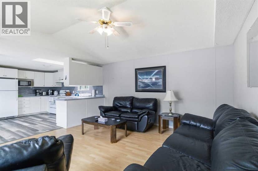 329 Greenwich Lane, Fort McMurray, photo 2