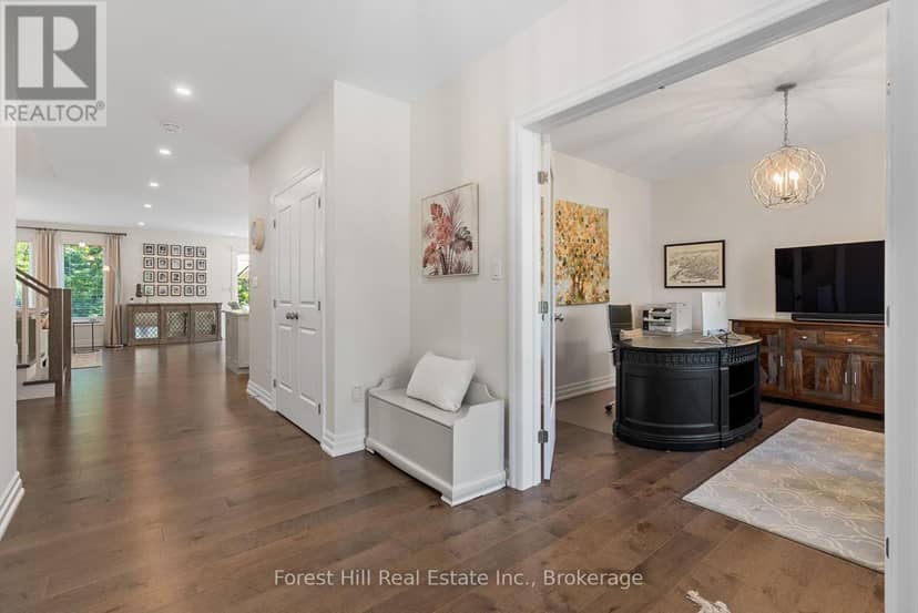 155 Glenlake Boulevard — photo 7 of 40
