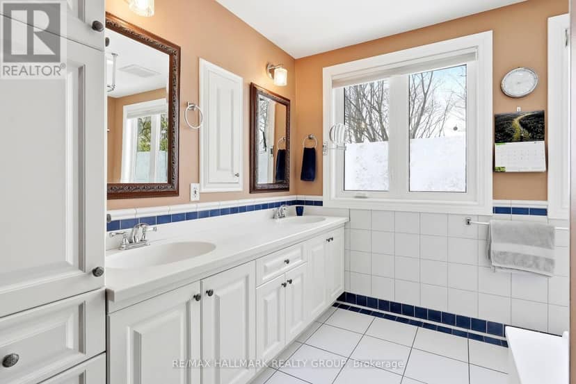 53 Scrivens Street — photo 13 of 40