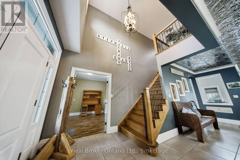 7399 Wellington 10 Road, Mapleton, photo 6
