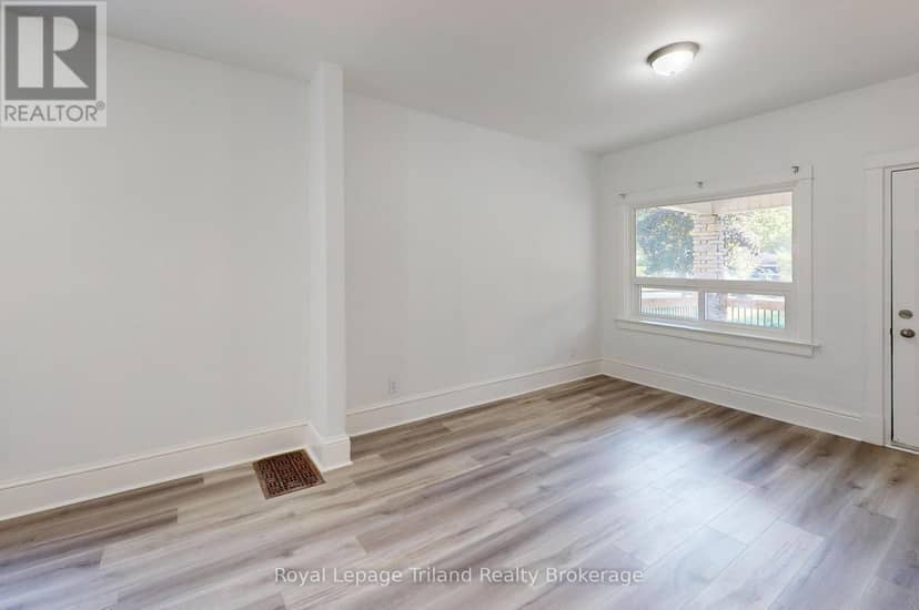 279 Vansittart Avenue — photo 3 of 22